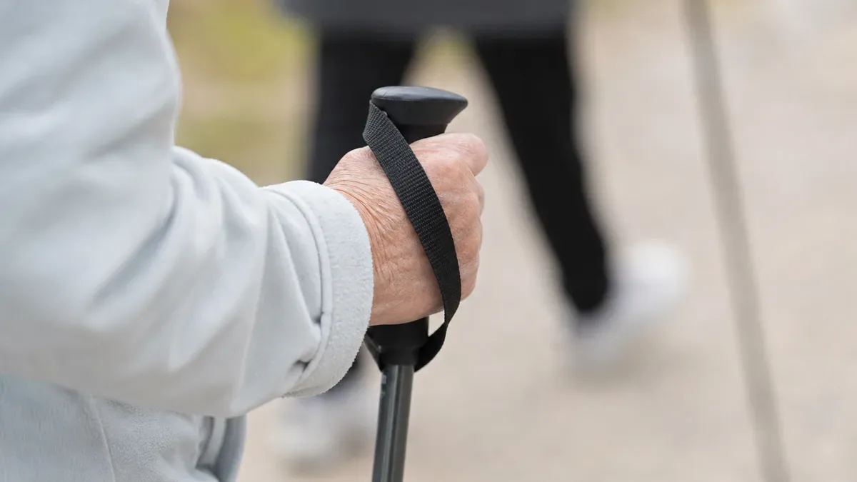 Nordic walking, transport i Karta. Mieszkańcy Skawiny połączyli spacer z praktyczną wiedzą