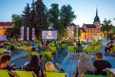 Jaś Fasola, Ralph i Axel Foley zawitają do Skawiny - letnie kino plenerowe wraca do amfiteatru