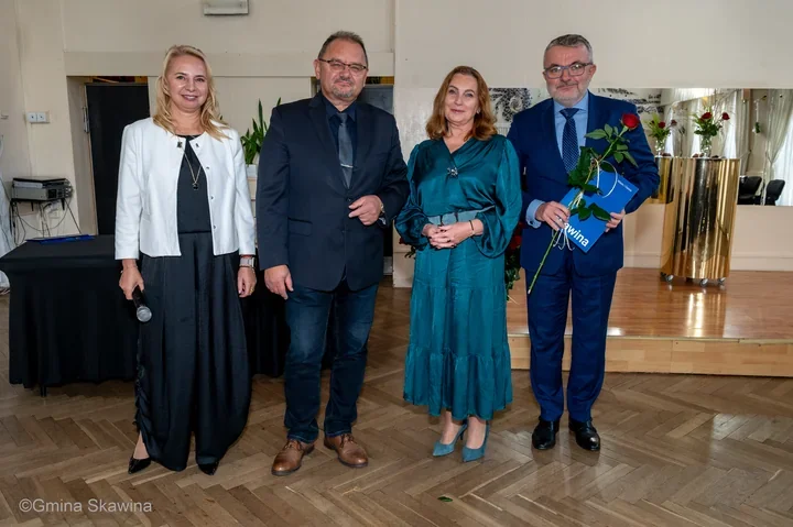 33 osoby z oświaty w Skawinie odebrały nagrody burmistrza