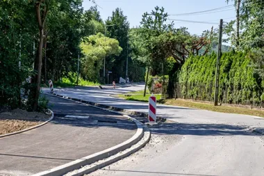 Remont drogi w Woli Radziszowskiej. Ruch wahadłowy na całym odcinku